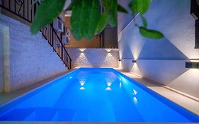 Heritage Residence In Center With Pool- Apartments